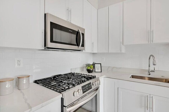 Photo - 1130 Penn St NE