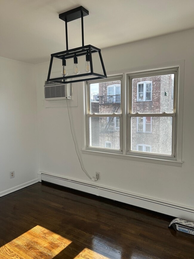 Photo - 4608 Grand Ave