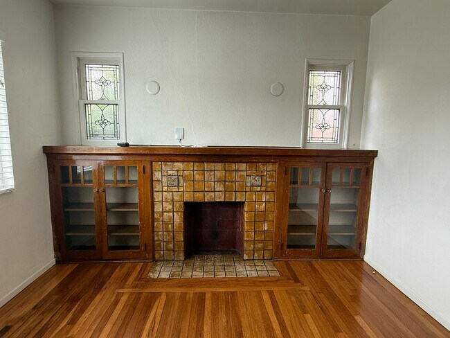 Photo - 1 Bedroom 1 Bath Craftsman Style Cottage available NOW