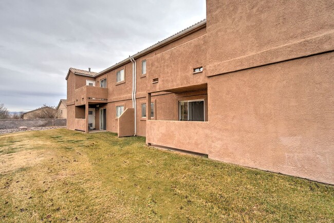 Photo - La Paloma Condo with 2-Bedrooms and 2-Bathrooms