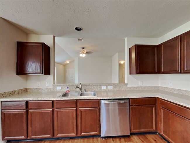 Photo - 3947 Hawthorn Glen Ct