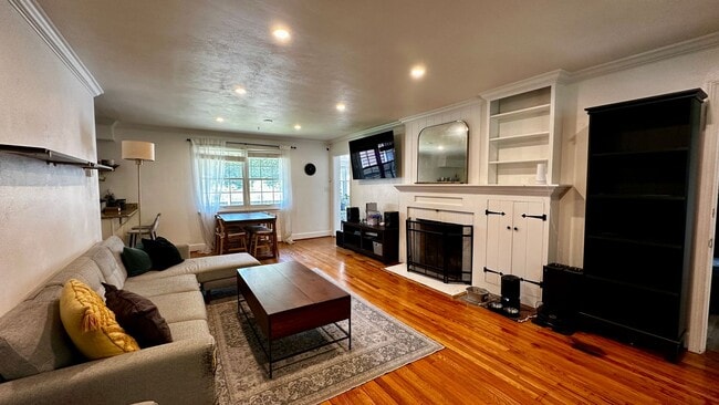 Photo - Larchmont