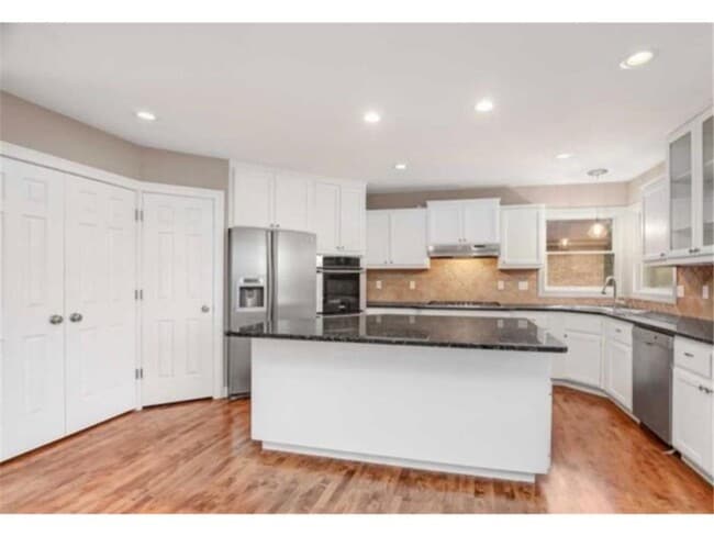 Building Photo - 1809 Baker Park Rd