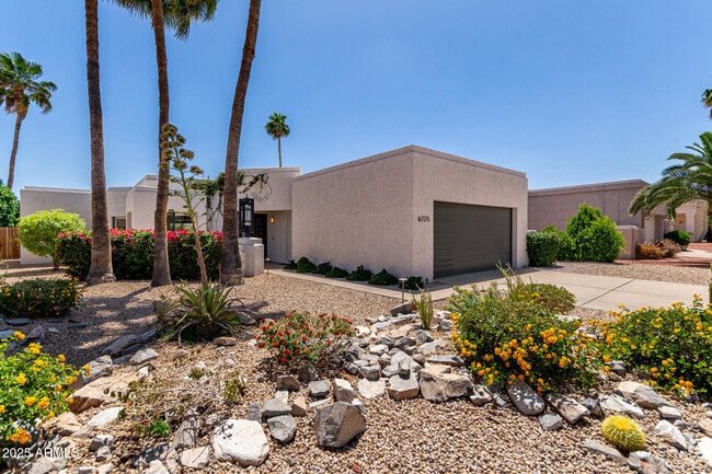 Building Photo - 6725 E Kelton Ln Rental