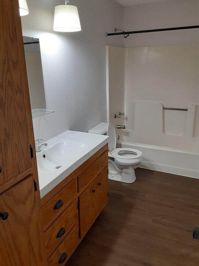 Bathroom - 210 Leighton Dr Unit 2