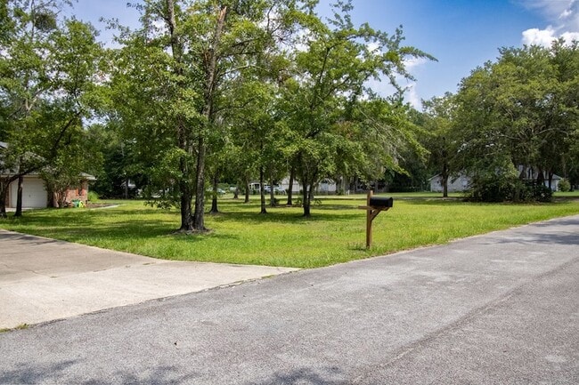 Photo - 21 Pinewood Ln