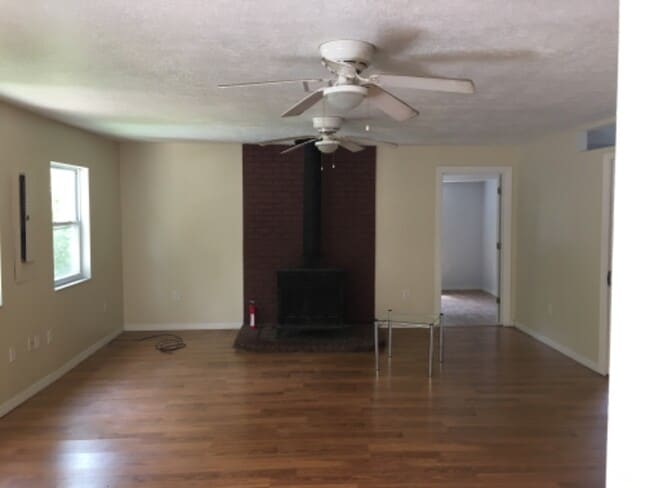 Photo - 15177 Oak Ln