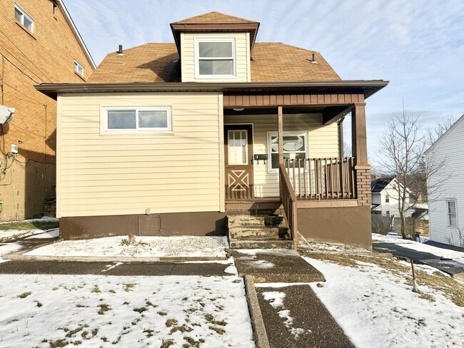 Building Photo - 2413 Milburn St