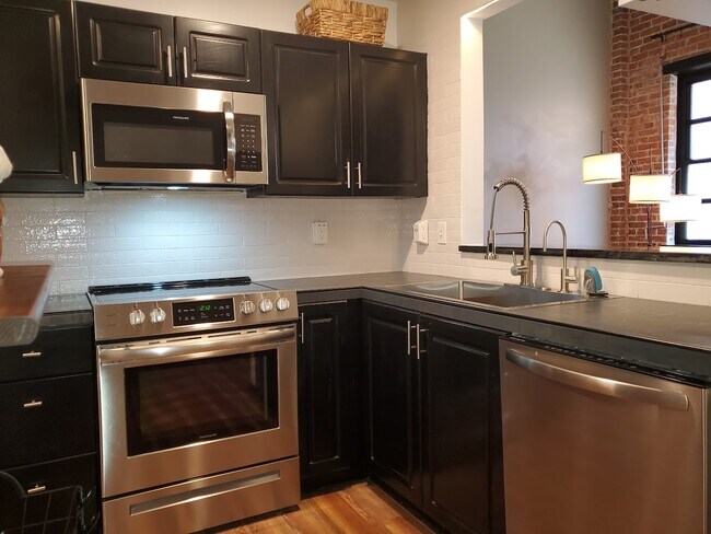 Kitchen - 311 N 2nd St Unit D