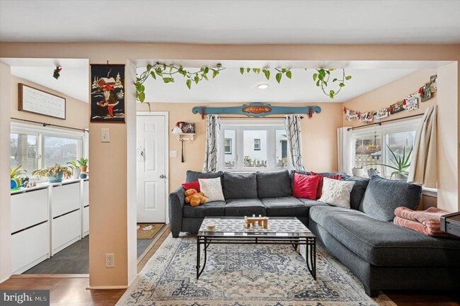 Photo - 407 Emerald St