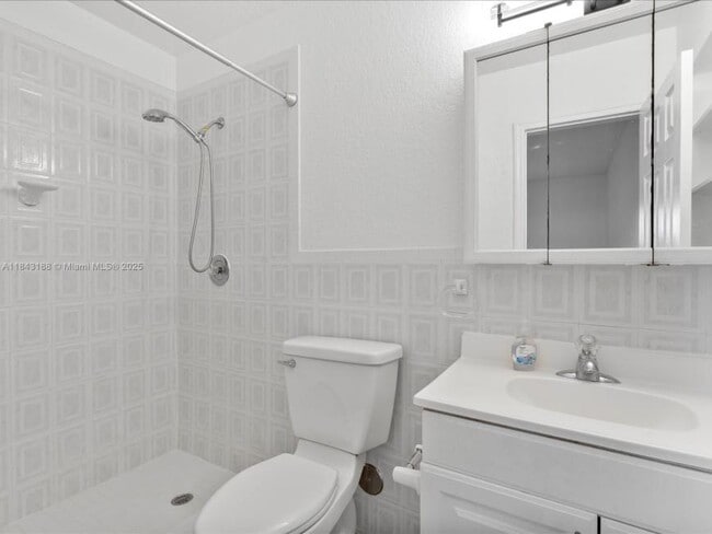 Photo - 4 bedroom in Plantation FL 33317
