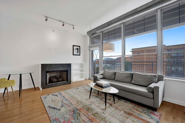 Photo - 1200 W Monroe St