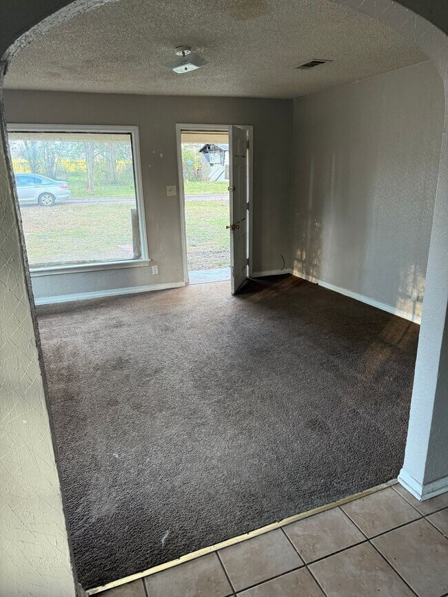 Photo - 3453 Desoto St