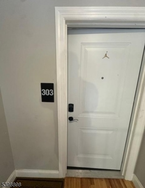 Building Photo - 474 10th Ave Unit 303