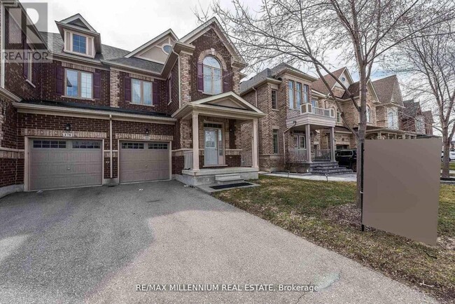 Photo - 180 Pelee Ave