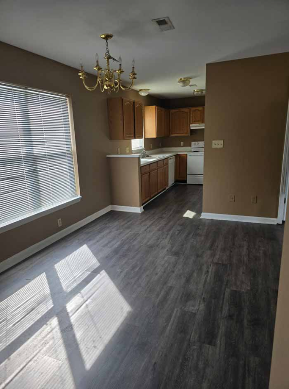 Photo - 112 Industry Pkwy House