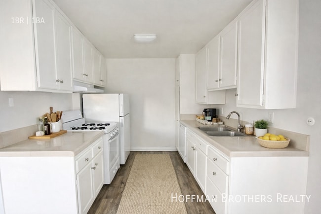 Photo - 10537 Rose Ave Unit 23