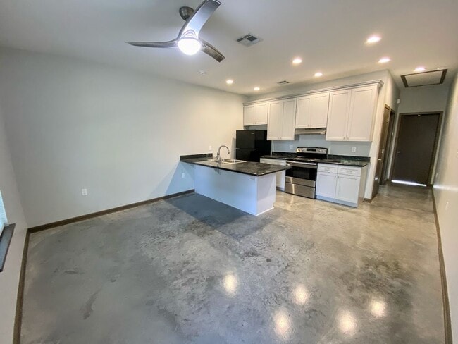 Photo - 144 Arlington Dr Unit A