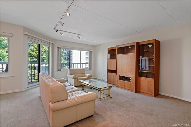 Photo - 200 High Point Dr Unit 308