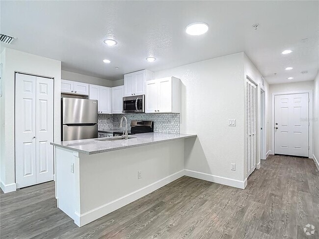 Building Photo - 326 S Grosse Ave Unit 6 Rental