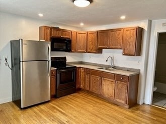 Building Photo - 168-170 Spruce St Unit 6 Rental