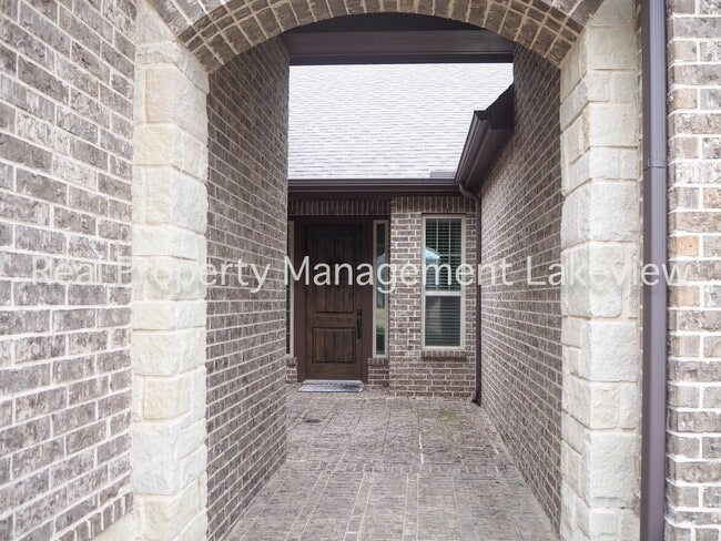 Photo - 400 Sunflower Ave