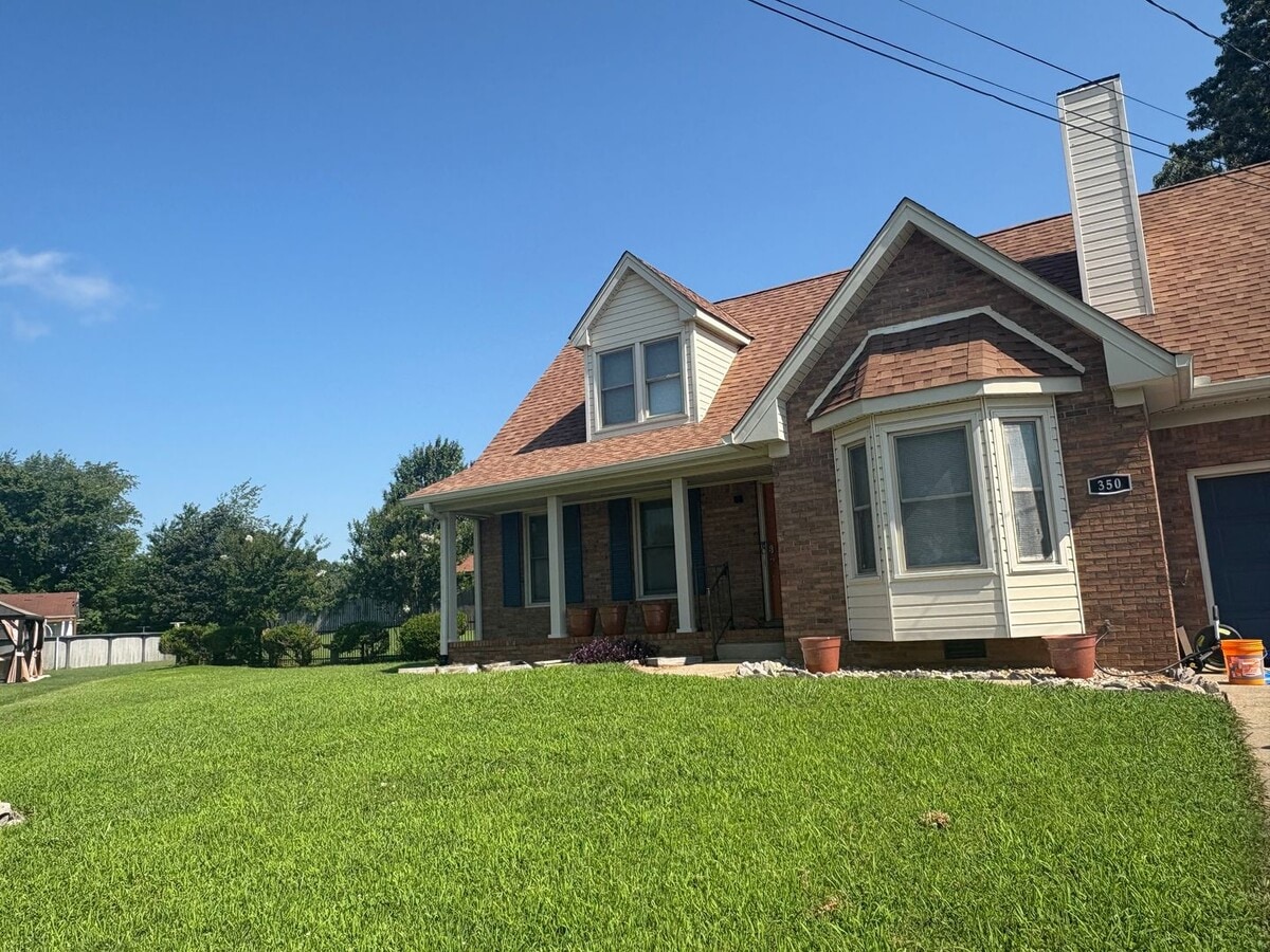 Coming Soon! Nice Home on Cul-Du-Sac Large... - Coming Soon! Nice Home on Cul-Du-Sac Large...