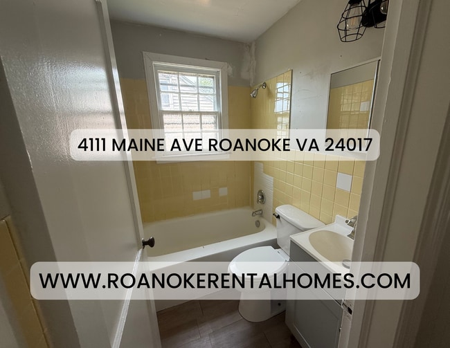 Photo - 4111 Maine Ave NW