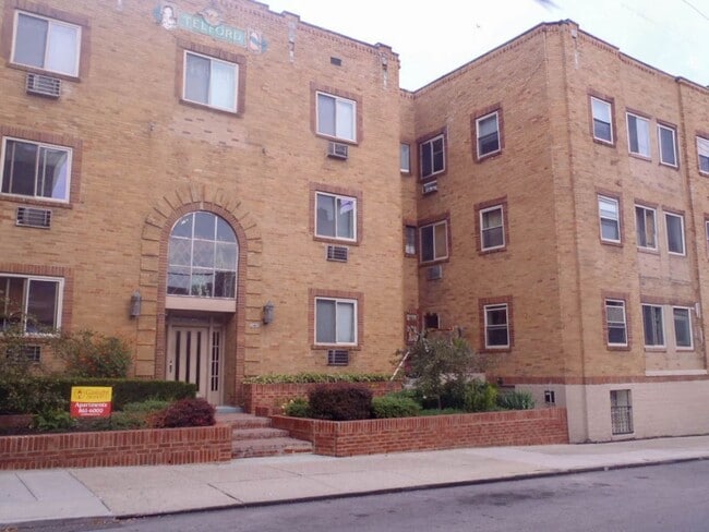 Photo - Telford 3405