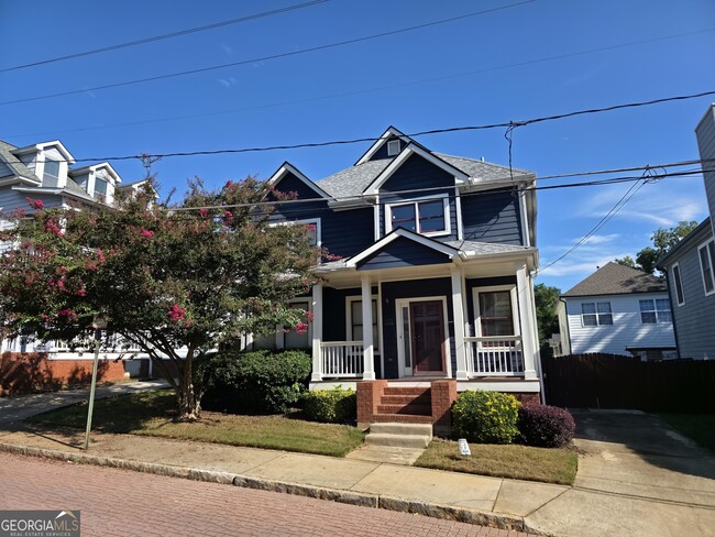 Building Photo - 136 Crumley St SE