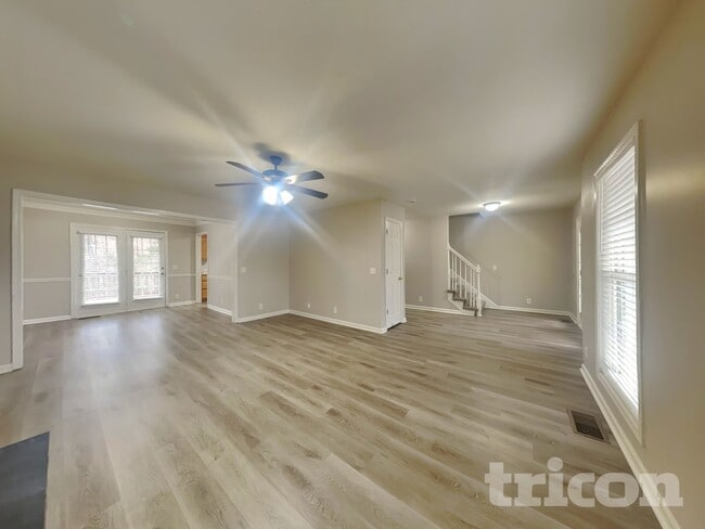 Photo - 155 Braxton Ln E