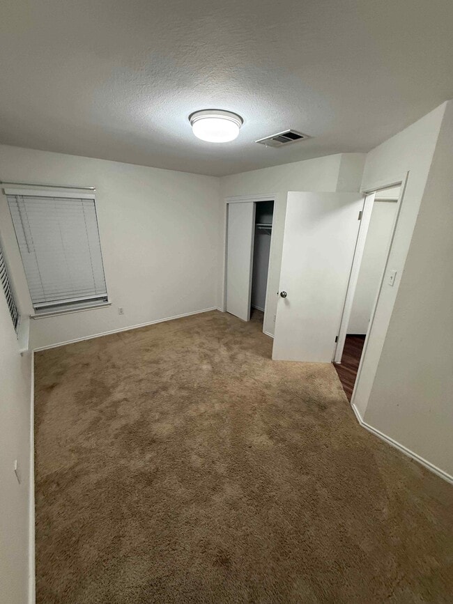 Photo - 1213 Deerhound Pl