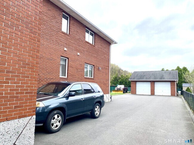 Photo - 119 Carroll St