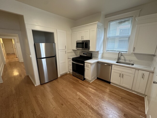 Top floor unit, newly renovated - Top floor unit, newly renovated Apartment