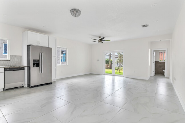 Photo - 2780 NW 15th St