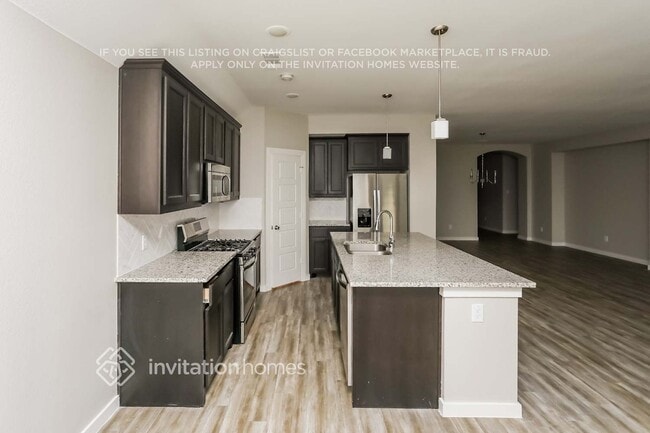1522 Calcot Ln