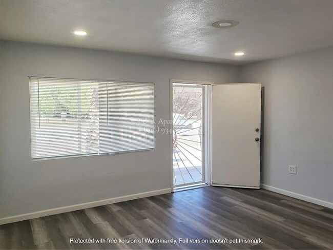 Photo - 3840 Walnut Ave