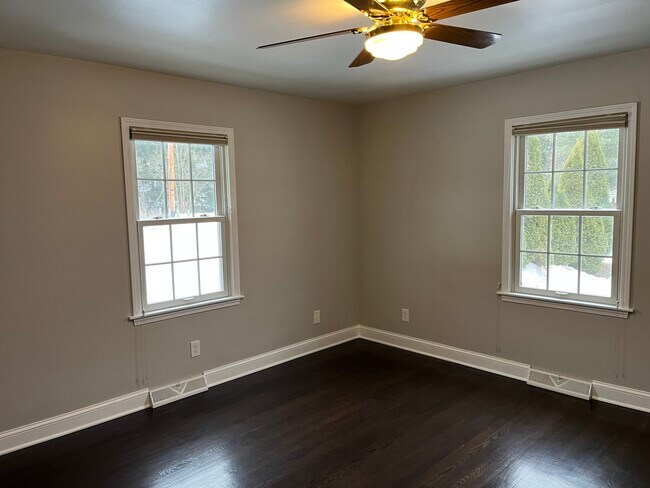 Photo - 146 Clairhaven Dr