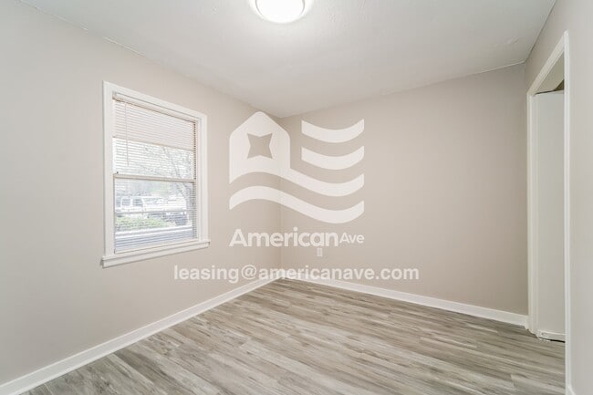 Photo - 573 N Park Ln