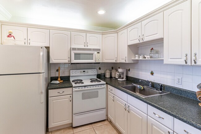 Photo - 119 Waterford D