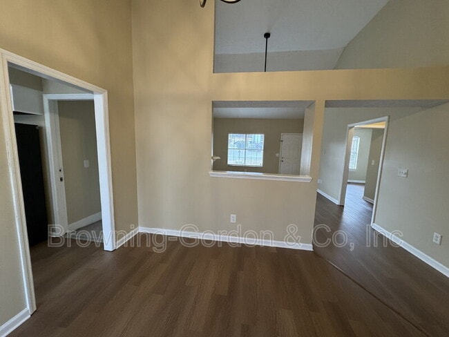 Photo - 1111 Cedarhill Ct