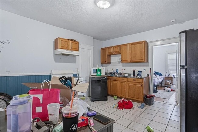 937 Social St Unit 2