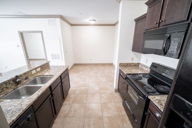 Photo - Woodbury Row