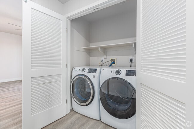 2BR, 2BA - 1,259SF - Laundry PLAN N