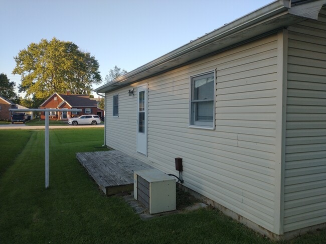 Photo - 303 W Wernsing Ave