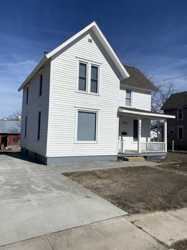 Photo - 540 8th Ave