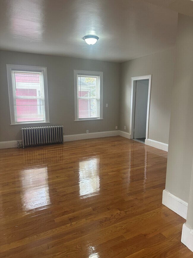 Photo - 33 Algonquin St Unidad #2