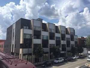 Building Photo - 2410 W Bloomingdale Ave Rental
