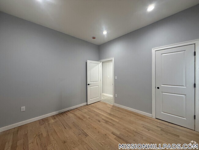 Building Photo - 52 Townsend St Rental