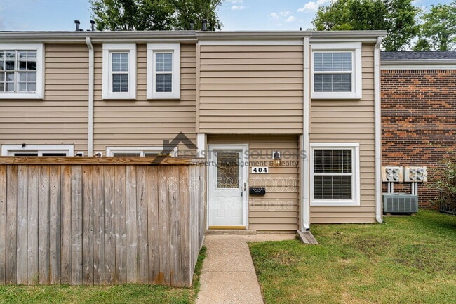 Photo - 404 Granville Rd